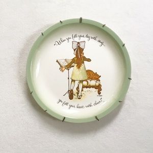 Vintage 1972 Holly Hobbie Collector Plate Music Quote Wall Decor 10.5”